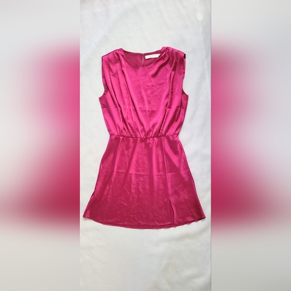 Anthropologie Dresses & Skirts - NWOT! ASTR The Label Anthro Women's Satin Strong Shoulder Midi Dress Size Medium